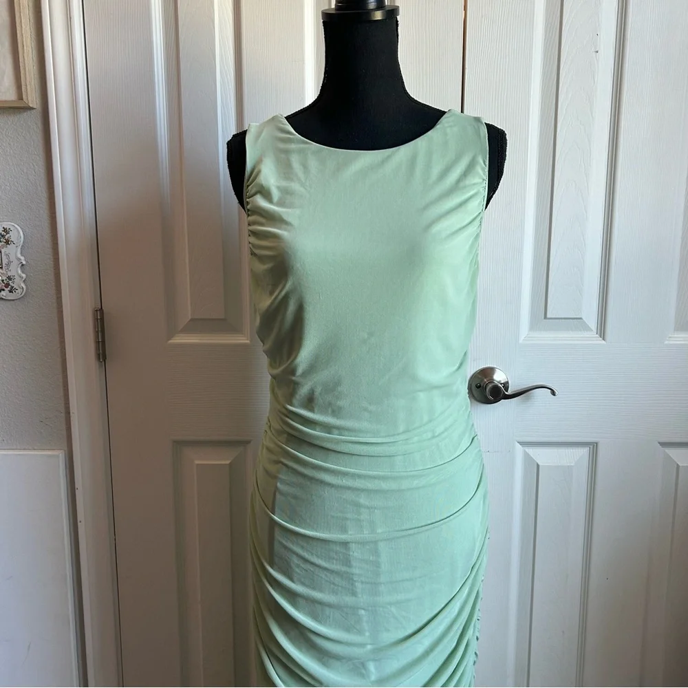 soft green boatneck mesh ruched bodycon mermaid sleeveless dress - Picture 2 of 8